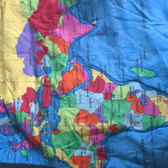World Map Quilt - Picture 5 of 6